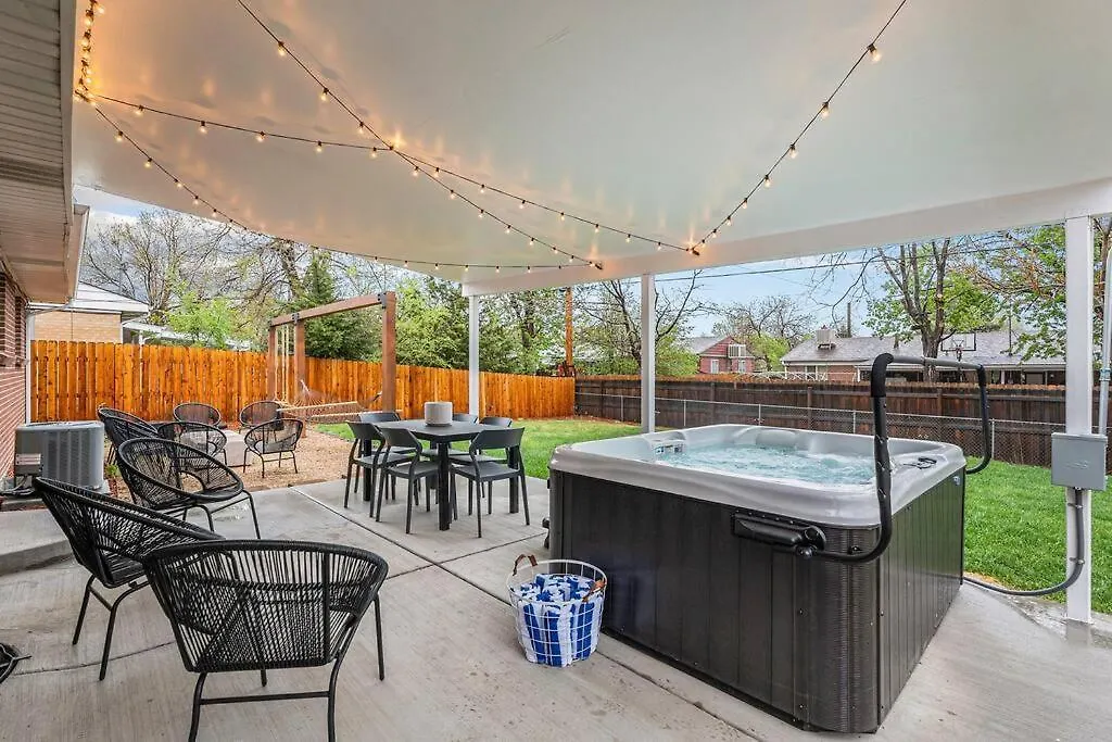 Mile Hi: Amenities Galore Villa Denver